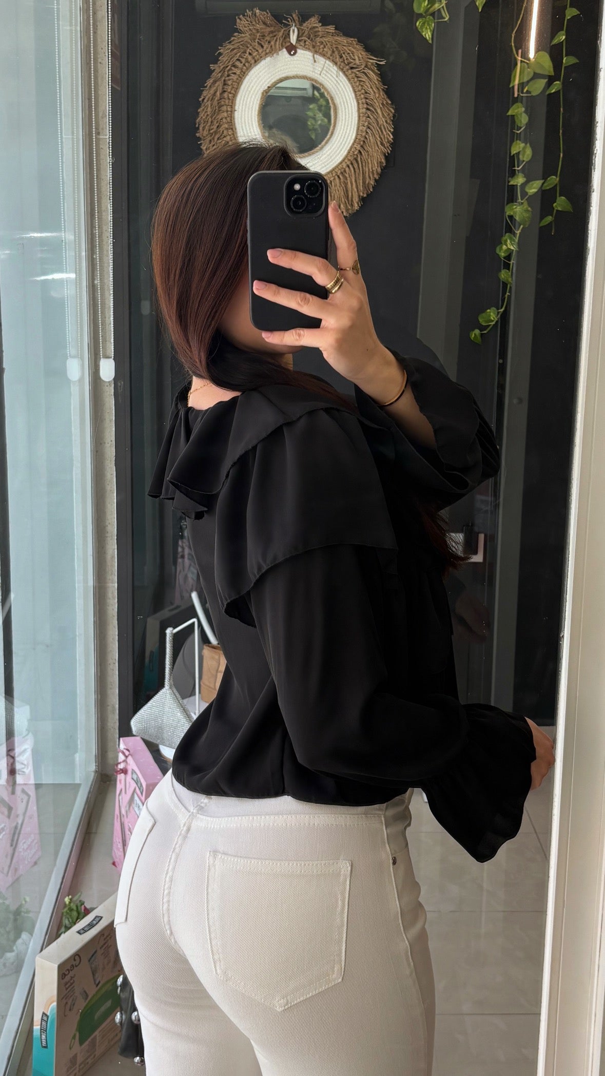 Blusa Volantes Negra