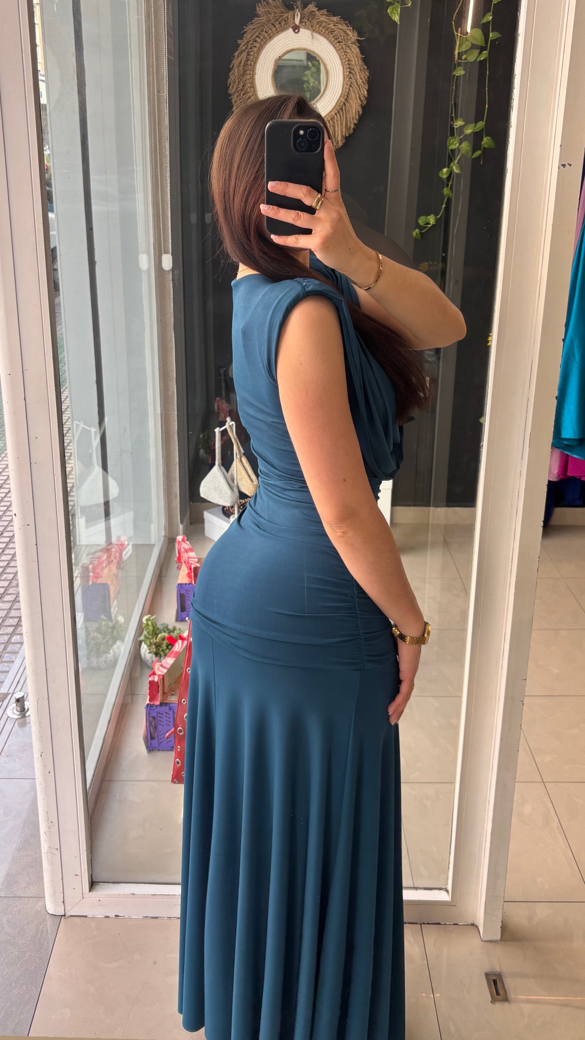 Vestido Hombreras Cascada