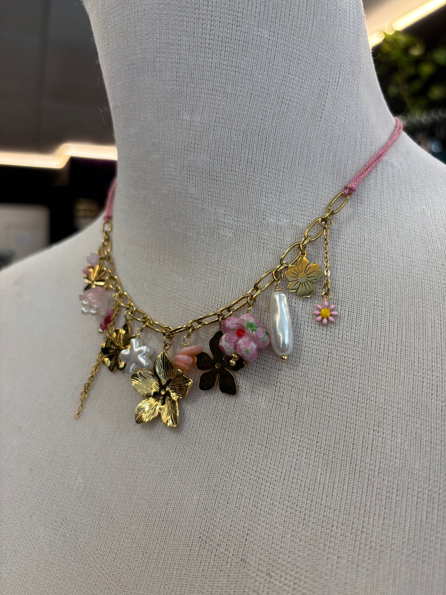 Collar Rosa