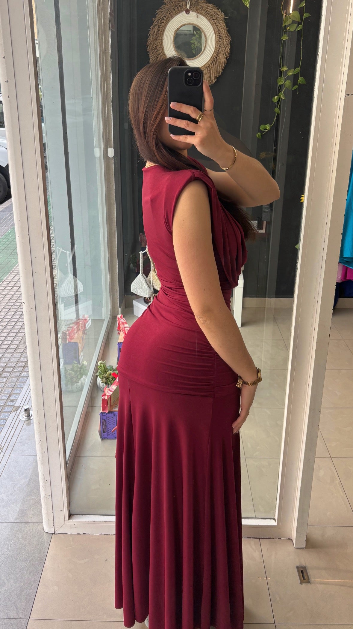 Vestido Hombreras Cascada