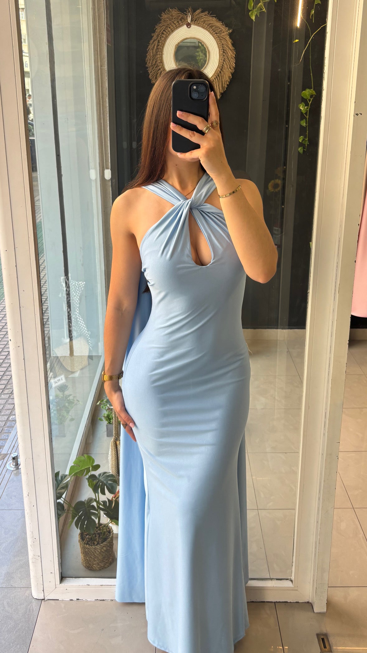 Vestido Capa Abertura Escote
