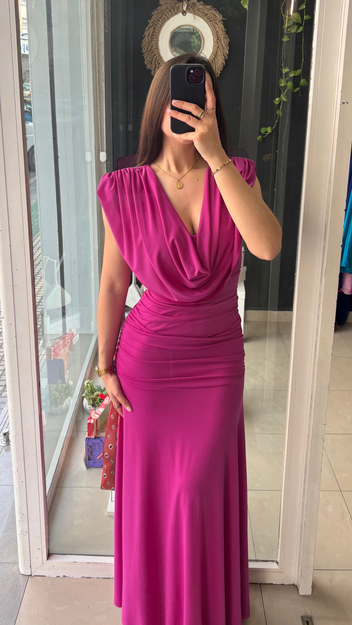 Vestido Hombreras Cascada