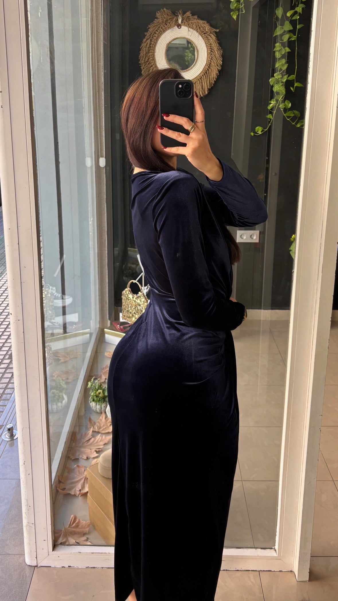 Vestido Midi Hombreras Escote Terciopelo