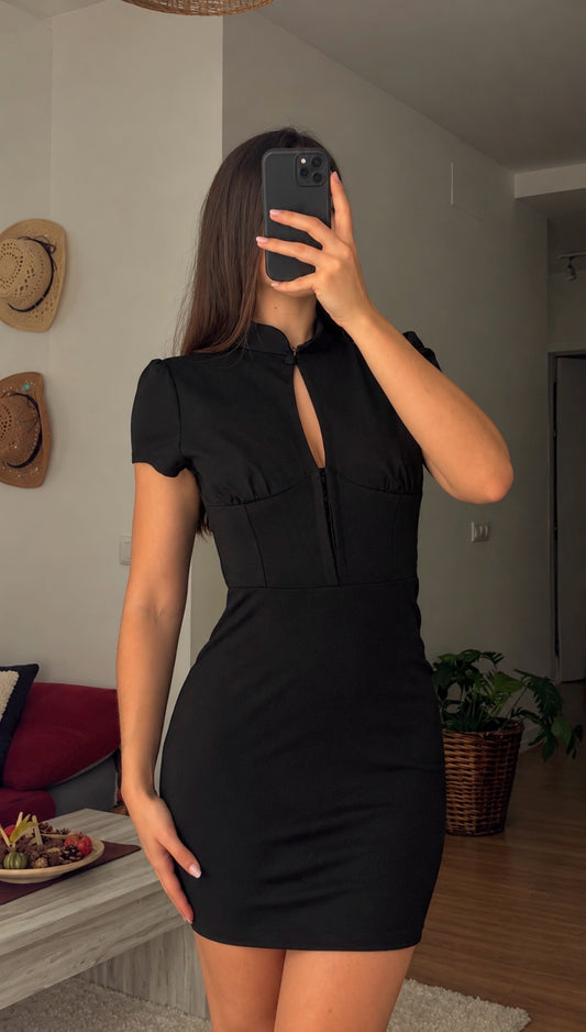 Vestido Abertura Escote Corchetes
