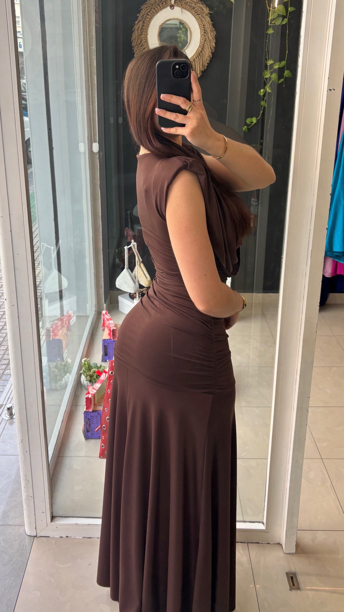 Vestido Hombreras Cascada